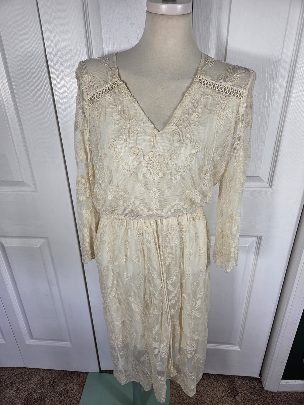 Chelsea & Violet Ivory Embroidered Lace Boho Midi Dress Small